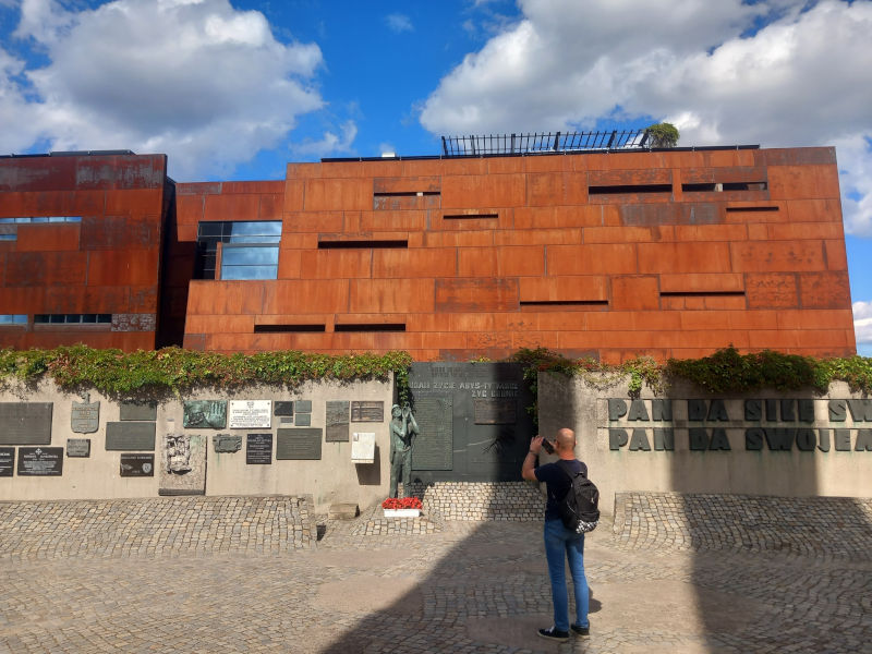 Centro y Museo de Solidarnosc(Solidariedad) - movimiento que derrubó al comunismo