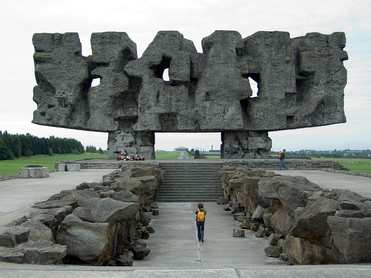 puerta de entrada al antiguo campo de concentración de exterminio nazi alemán de Majdanek, en Lublin